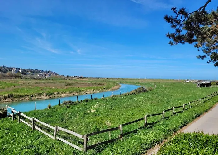 Les Dryades Riviere Et Mer